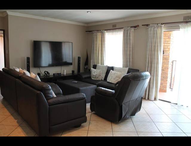 3 BEDROOM APARTMENT FOR SALE IN EASTLEIGH